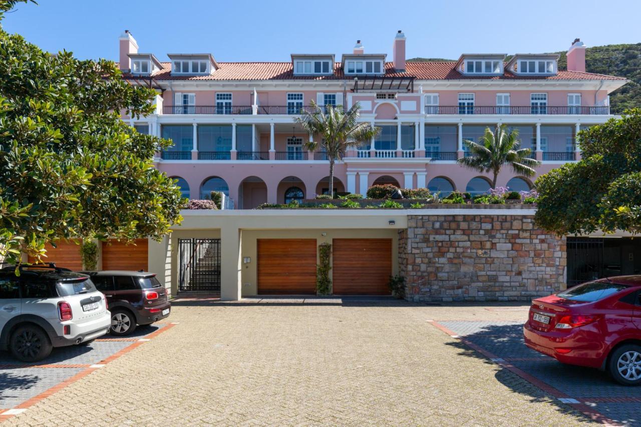 Majestic Ocean View Retreat Apartment